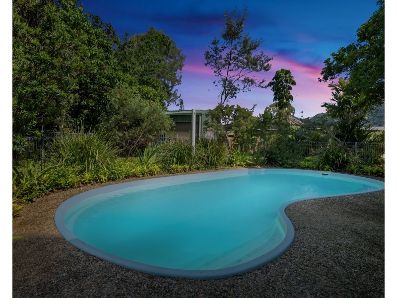 6 Keller Close, Whitfield QLD 4870
