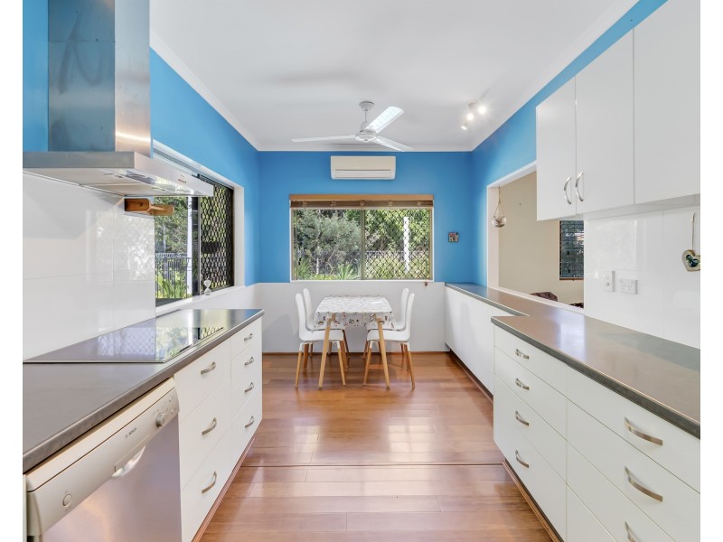 6 Keller Close, Whitfield QLD 4870