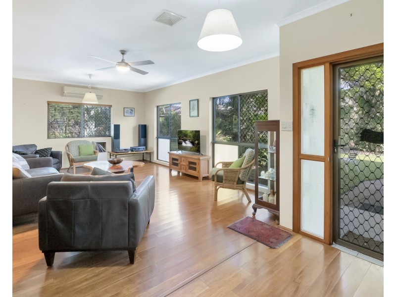6 Keller Close, Whitfield QLD 4870
