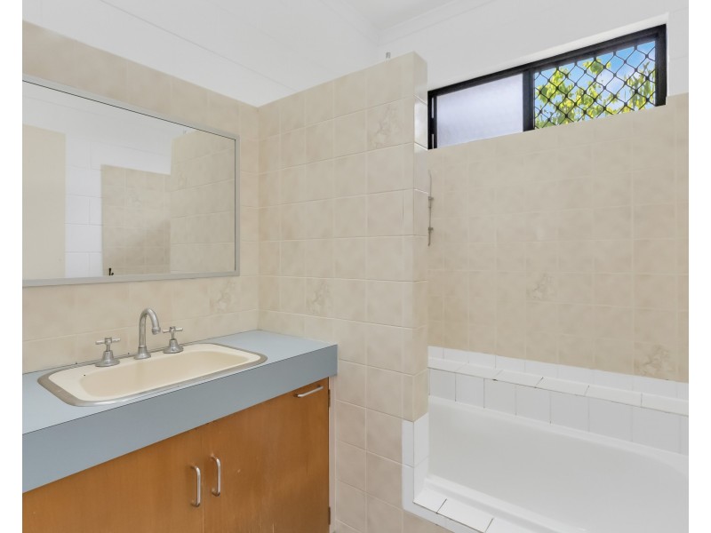 6 Keller Close, Whitfield QLD 4870