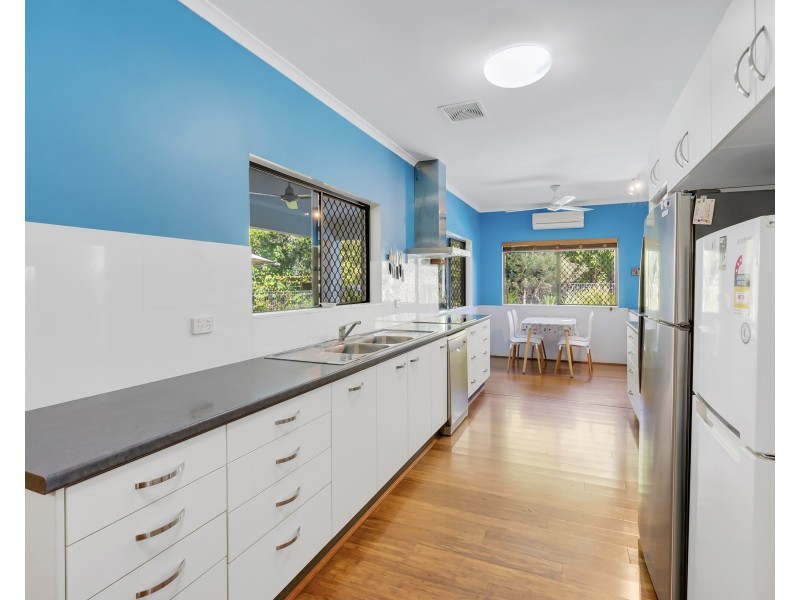 6 Keller Close, Whitfield QLD 4870