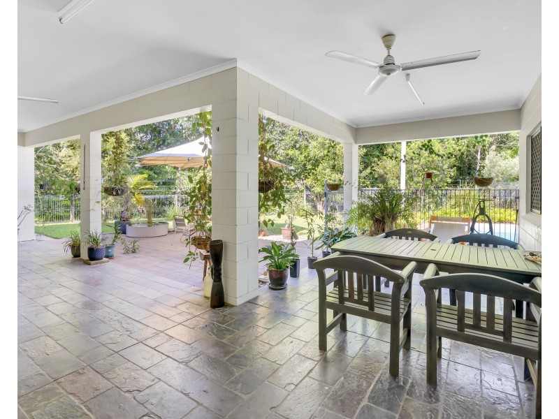 6 Keller Close, Whitfield QLD 4870