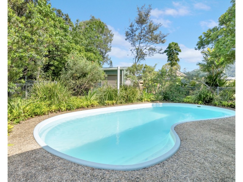 6 Keller Close, Whitfield QLD 4870