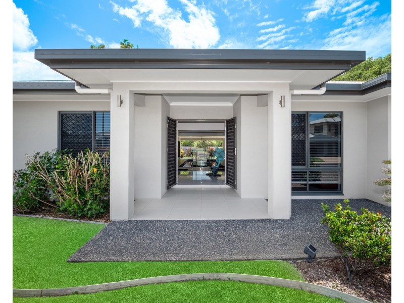 25 Coastline Parade, Trinity Beach QLD 4879