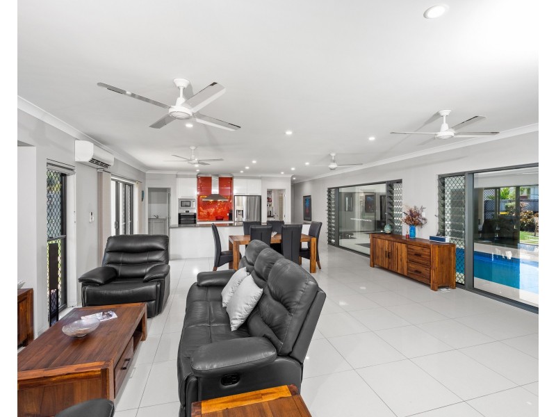 25 Coastline Parade, Trinity Beach QLD 4879