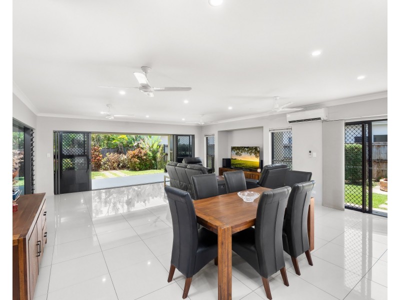 25 Coastline Parade, Trinity Beach QLD 4879