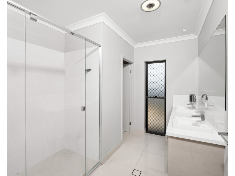 25 Coastline Parade, Trinity Beach QLD 4879