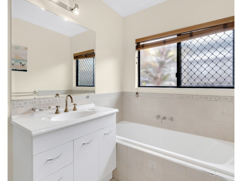 15 Madigans Drive, Mount Sheridan QLD 4868