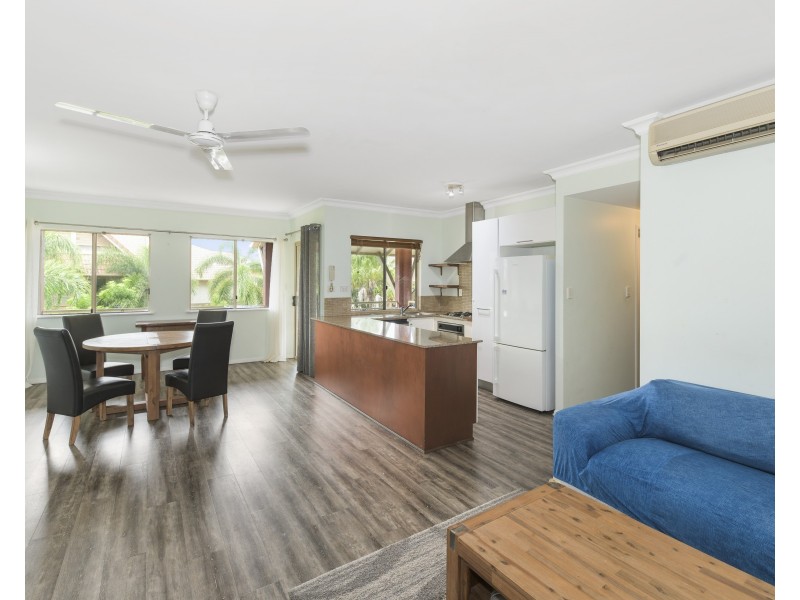1128/2-10 Greenslopes Street, Cairns North QLD 4870