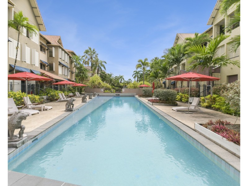 1611/2-10 Greenslopes Street, Cairns North QLD 4870