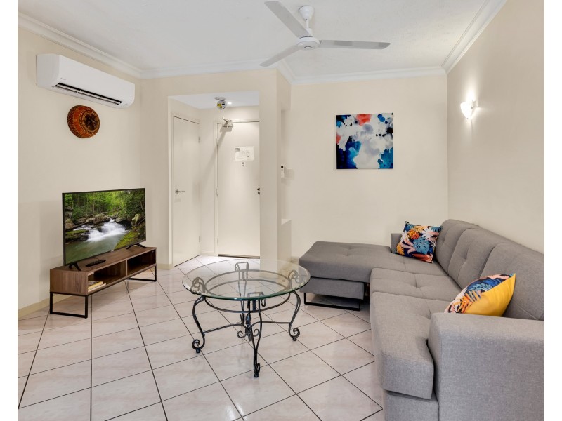 1611/2-10 Greenslopes Street, Cairns North QLD 4870