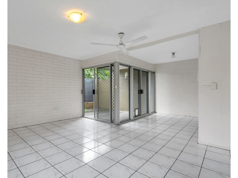 1/4 Moody Street, Manoora QLD 4870