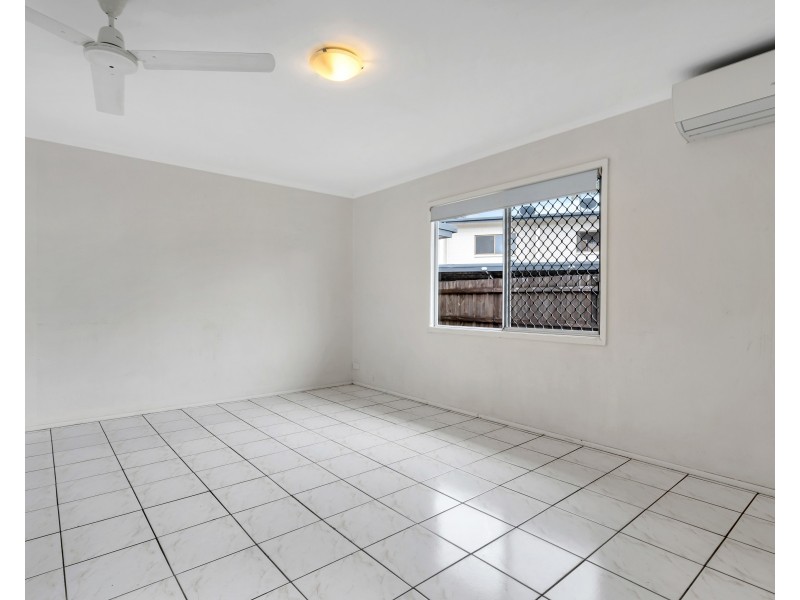 1/4 Moody Street, Manoora QLD 4870