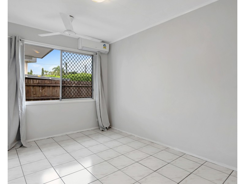 1/4 Moody Street, Manoora QLD 4870
