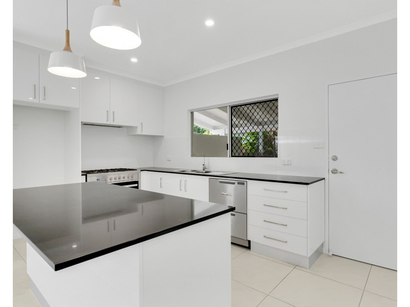 17 Iona Close, Edge Hill QLD 4870