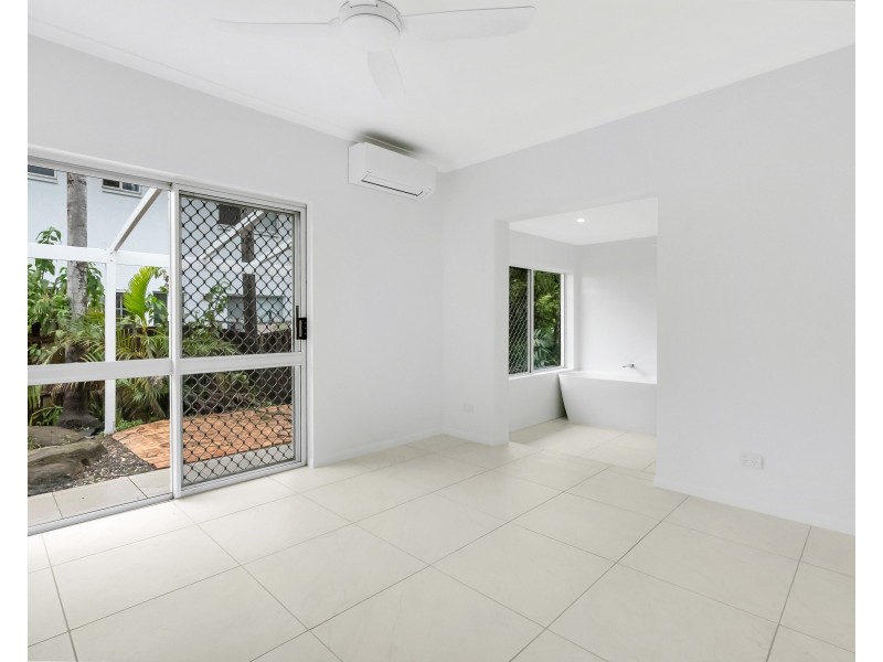 17 Iona Close, Edge Hill QLD 4870