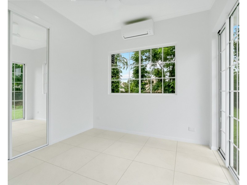 17 Iona Close, Edge Hill QLD 4870