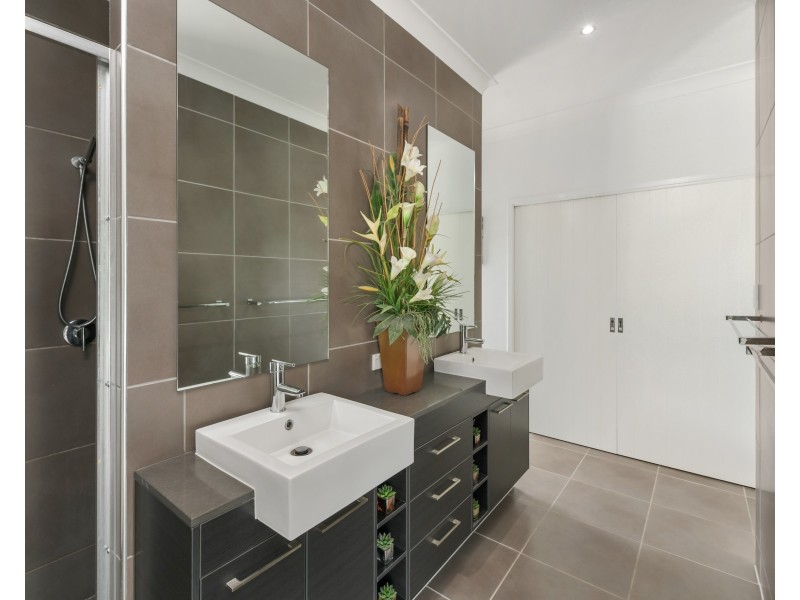 25 The Peak Road, Brinsmead QLD 4870