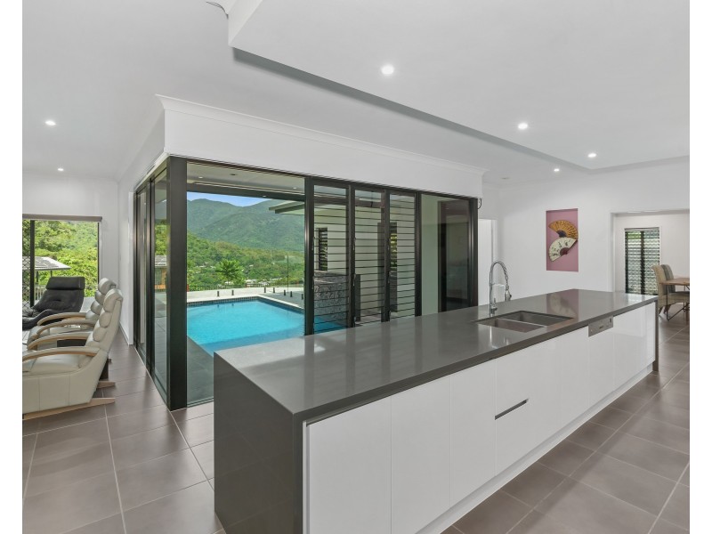 25 The Peak Road, Brinsmead QLD 4870
