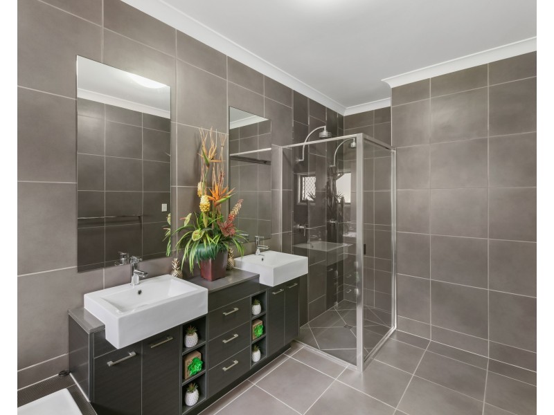 25 The Peak Road, Brinsmead QLD 4870