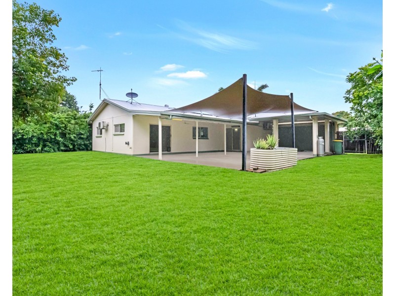 8 Royal Saxon Close, Mount Sheridan QLD 4868