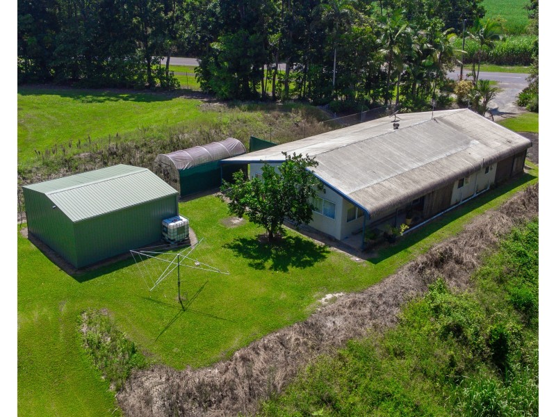 81 Junction Road, Mossman QLD 4873
