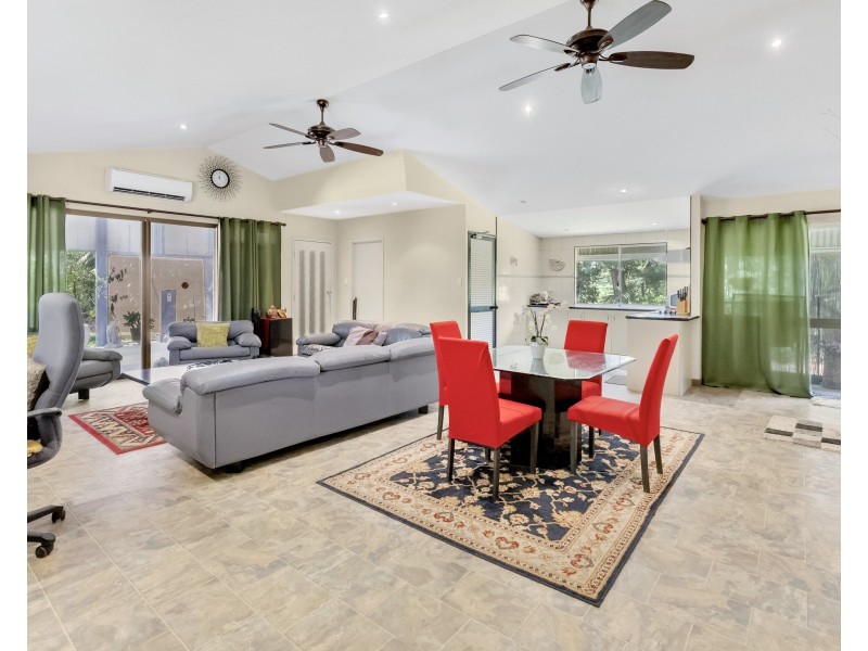 81 Junction Road, Mossman QLD 4873