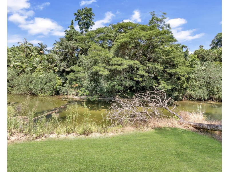 81 Junction Road, Mossman QLD 4873