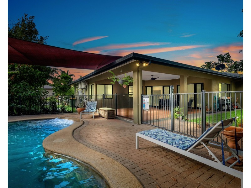 95 Michaelangelo Drive, Redlynch QLD 4870