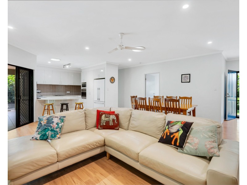 95 Michaelangelo Drive, Redlynch QLD 4870