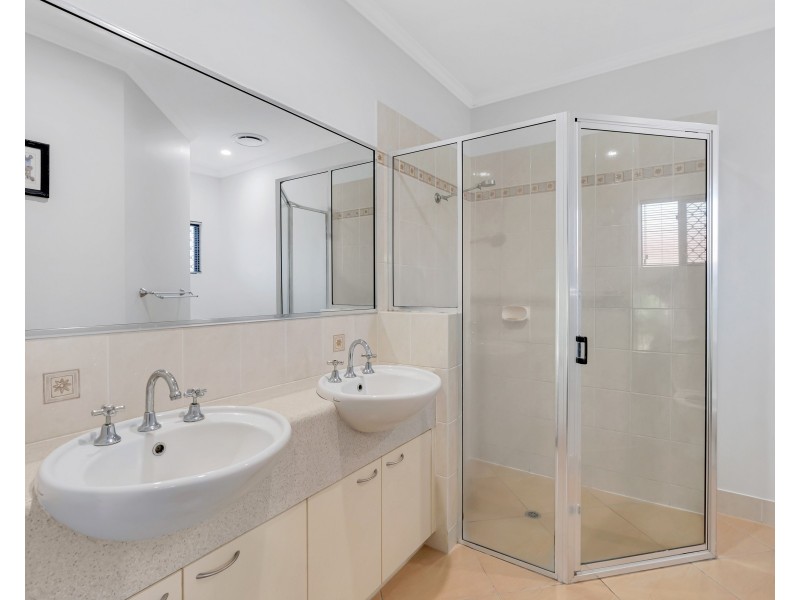 95 Michaelangelo Drive, Redlynch QLD 4870