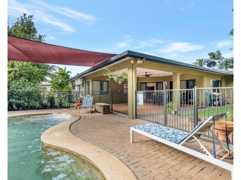 95 Michaelangelo Drive, Redlynch QLD 4870