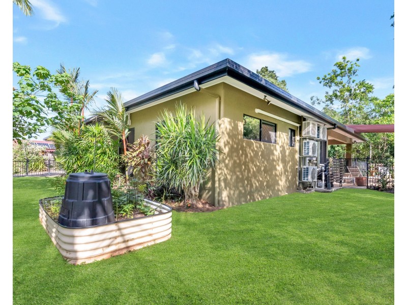 95 Michaelangelo Drive, Redlynch QLD 4870