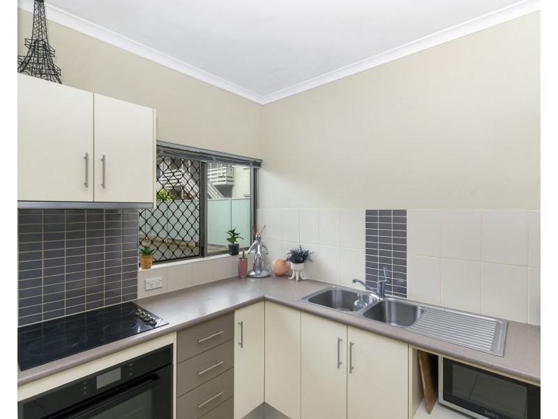1/21 Balaclava Road, Earlville QLD 4870