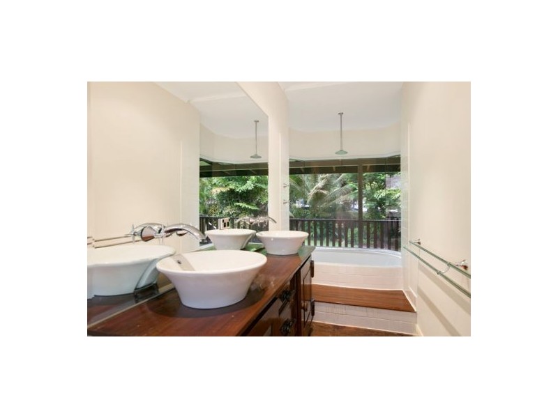 5 Keeble Street, Stratford QLD 4870