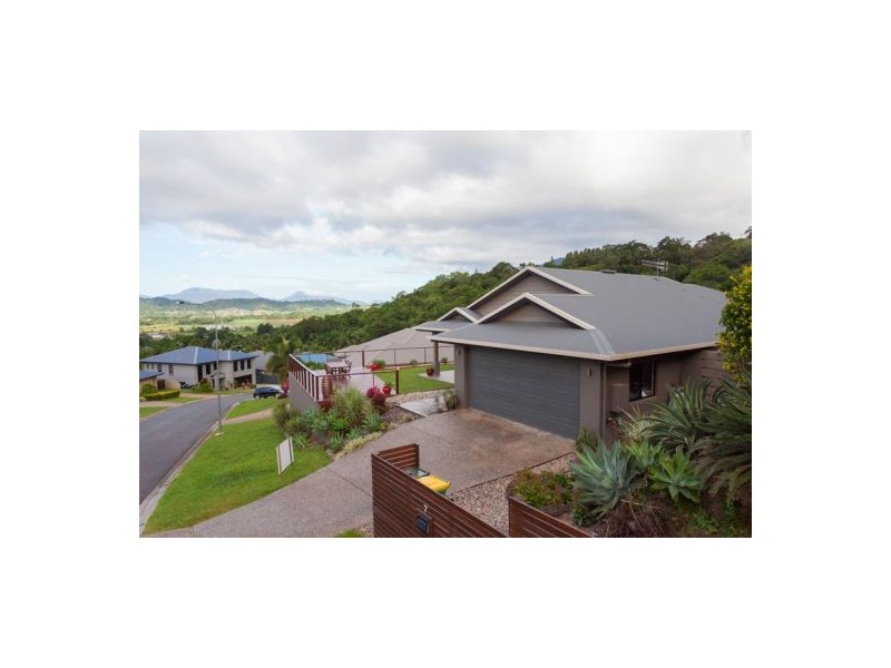 7 Buckinghamia Close, Redlynch QLD 4870