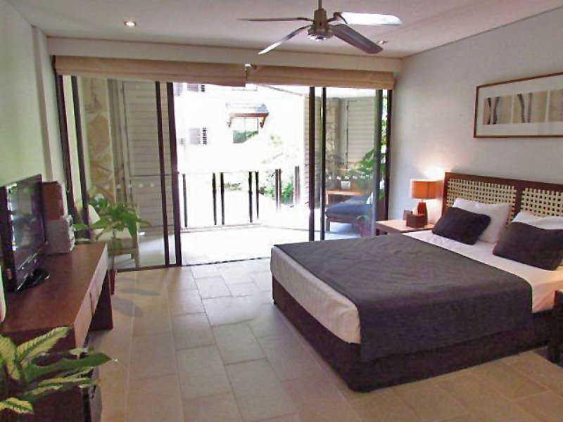 201/5 Triton, Palm Cove QLD 4879