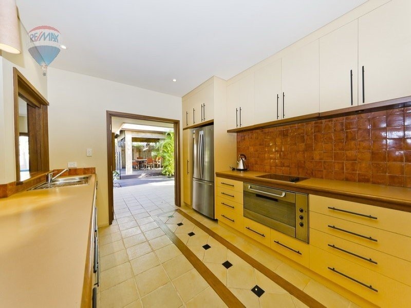 8 Miara Close, Kewarra Beach QLD 4879