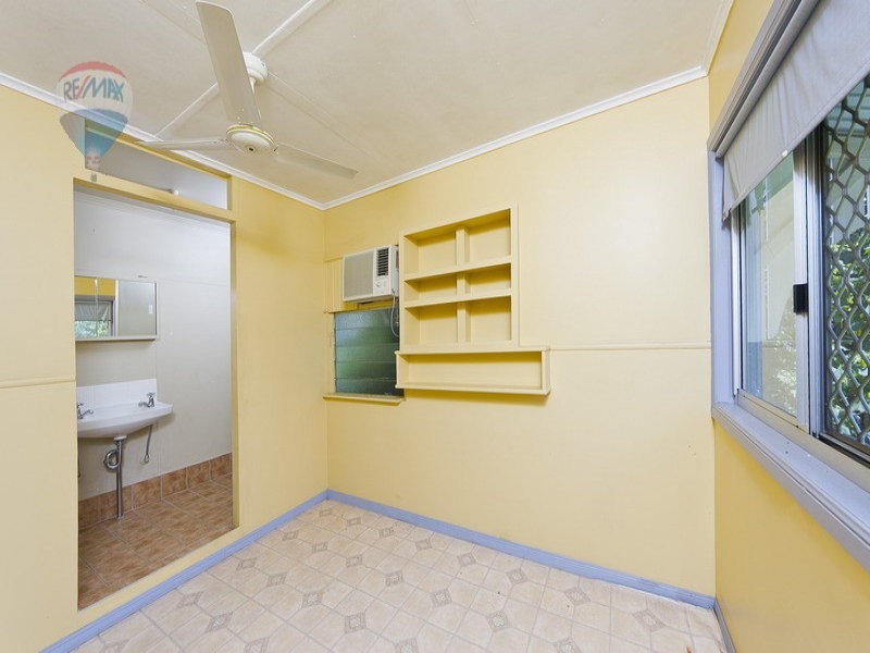 8 Dollisson Street, Manunda QLD 4870