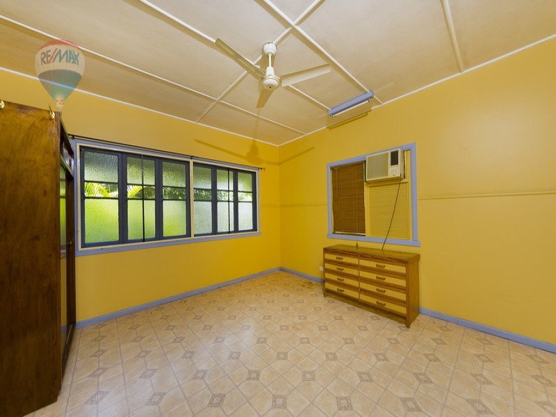 8 Dollisson Street, Manunda QLD 4870
