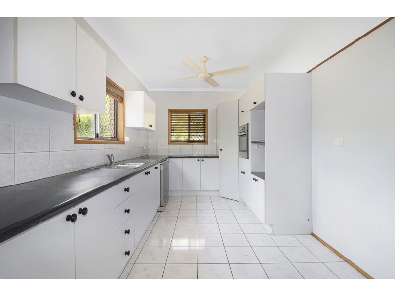 6 Summer Hill Drive, Mooroobool QLD 4870