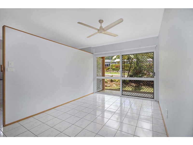 6 Summer Hill Drive, Mooroobool QLD 4870