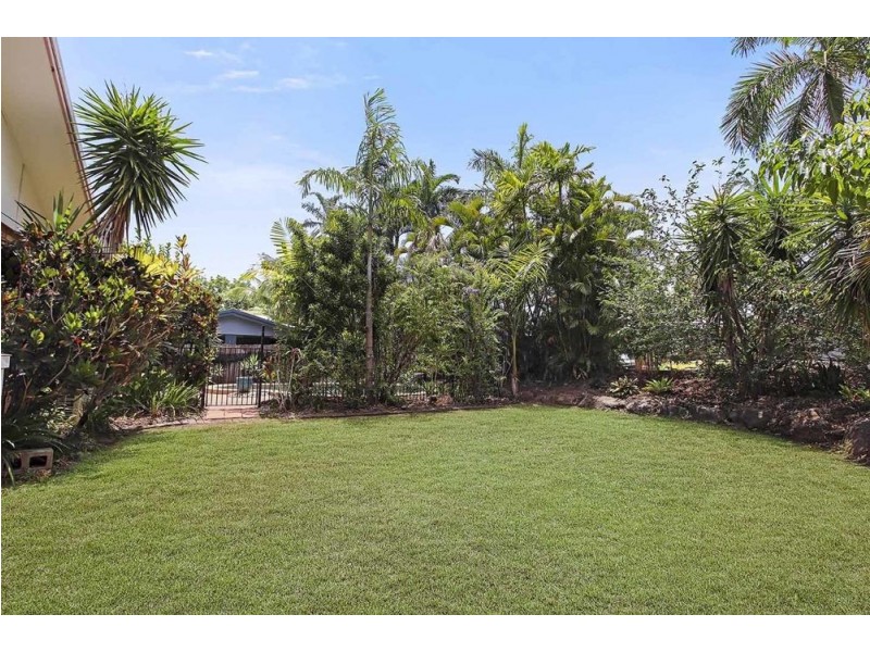 6 Summer Hill Drive, Mooroobool QLD 4870