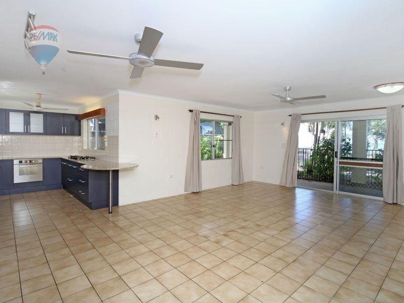 249 O’Shea Esplanade, Machans Beach QLD 4878