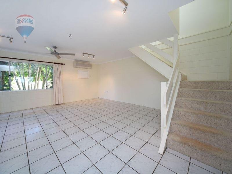 249 O’Shea Esplanade, Machans Beach QLD 4878