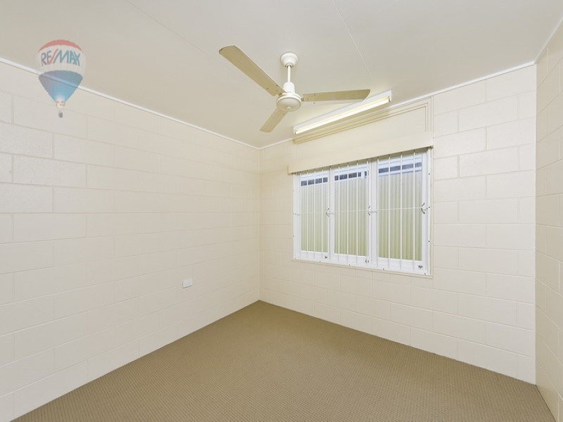 2/129 Mann Street, Westcourt QLD 4870