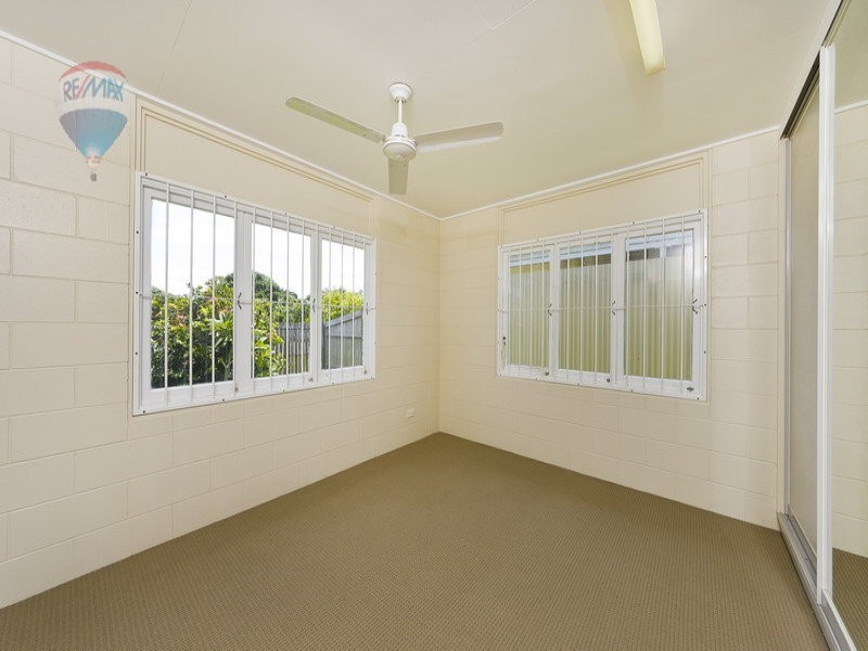 2/129 Mann Street, Westcourt QLD 4870