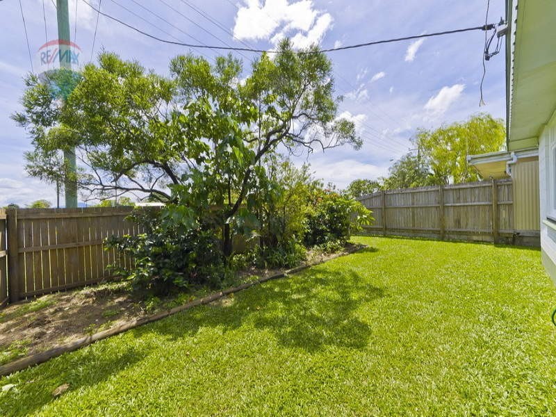 2/129 Mann Street, Westcourt QLD 4870