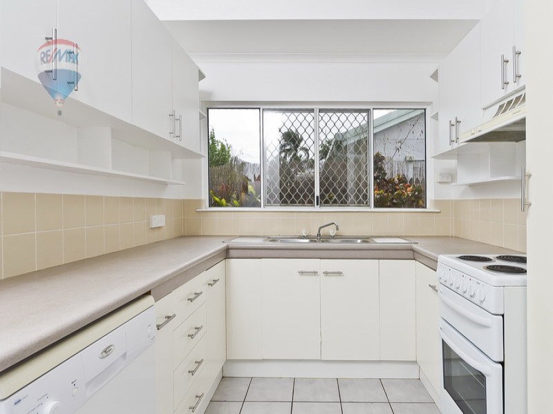 50 Bathurst Street, Bentley Park QLD 4869