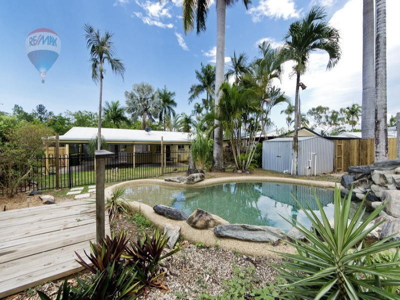 42 Bathurst Drive, Bentley Park QLD 4869